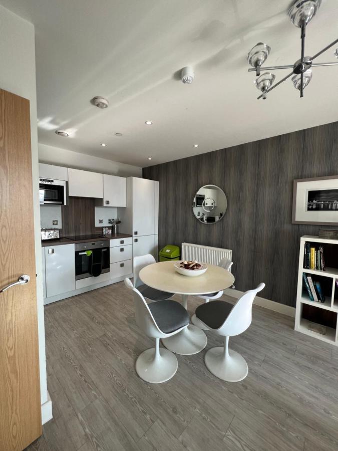 Cityscape Serenity: 10Th Floor Oasis Near City Airport, Excel & 02 Apartment London Exterior photo